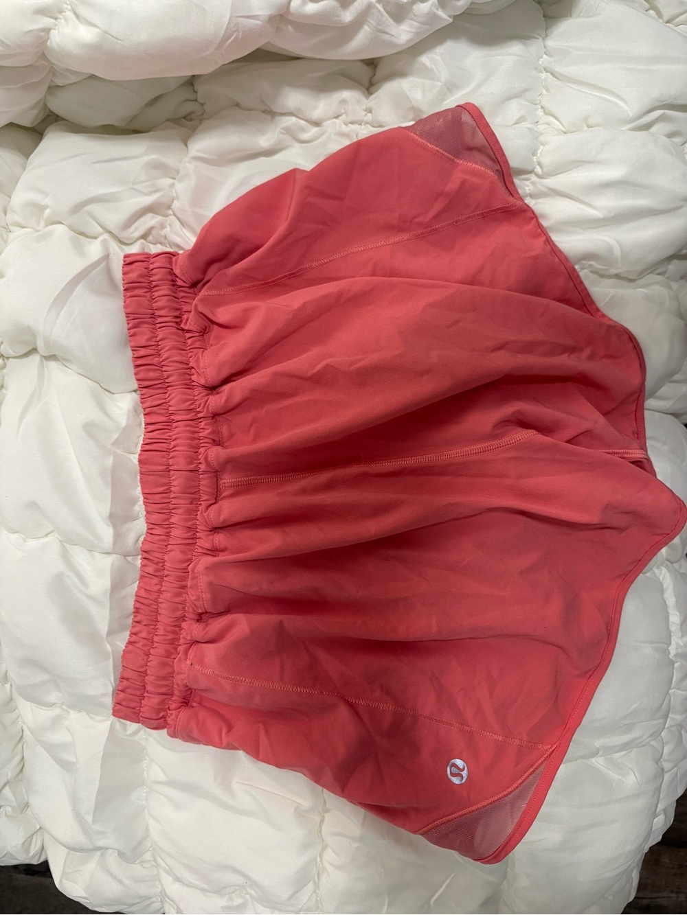 Coral lululemon hotty hot shorts size 6 low rise 4 in